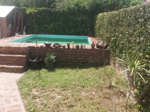 Casa en venta - 4 dormitorios 2 baños - pileta parrilla - 280mts2 - San Vicente