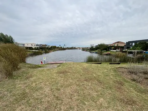 Terreno en Venta 34  mts Fondo