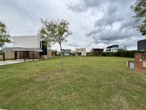 Terreno en Venta en Las Araucarias, USD 65.000