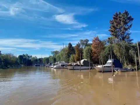 Marina para 80 barcos / Lujan.