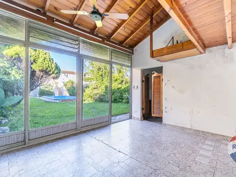 Casa en Venta con 2 cocheras