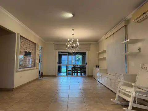 Casa en Alquiler de 3 dormitorios