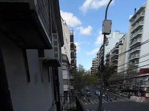 PH 5 AMBIENTES EN ALQUILER PRIMER PISO POR ESCALERA SIN EXPENSAS ZONA COMERCIAL EXCELENTE UBICACION