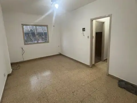 *RESERVADO* DPTO. 2 AMBIENTES. 1ER PISO POR ESCALERA