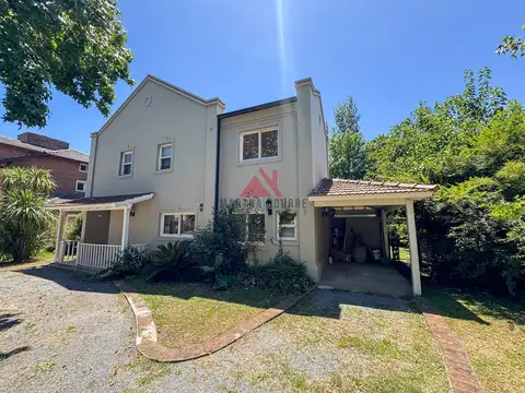 Casa 5 ambientes con 3 baños