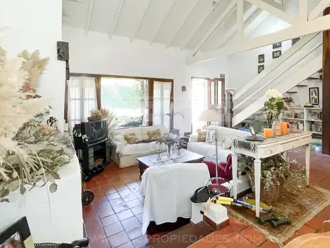 Valentin Virasoro al 2500 entre Padre Acevedo