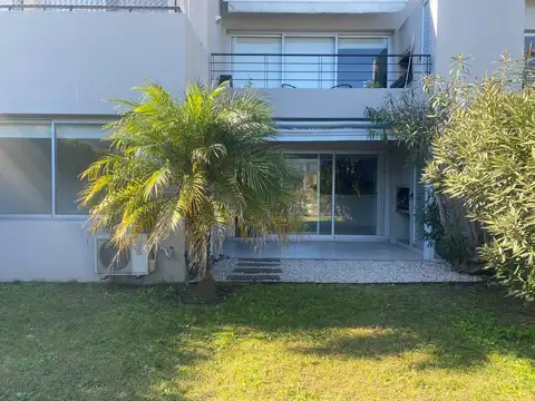 EL Reflejo - Av del Mirador al 200