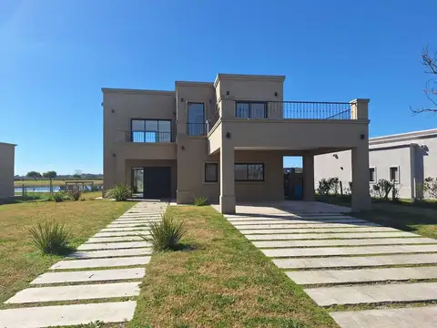 Casa en Alquiler de 4 dormitorios