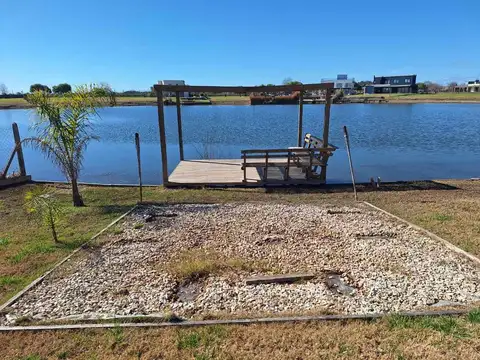 Casa en Alquiler con 2 cocheras