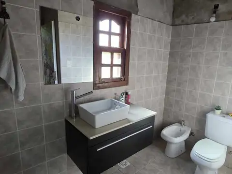 VENTA DE CASA CON LOTE GRANDE EN GOWLAND