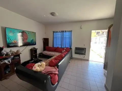 Depto Tipo Casa en Alquiler en Grand Bourg, $ 950.000