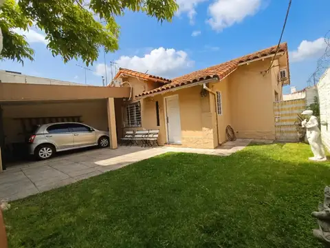 VENTA- CASA DE 3AMB  MERLO CENTRO (4 cuadras de la estación)