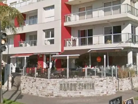 IMPONENTE LOCAL EN OCHAVA