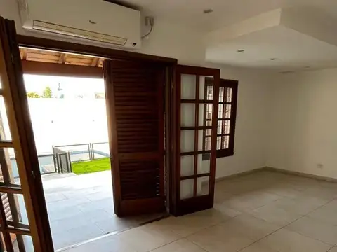 Casa en Venta en Temperley, USD 270.000