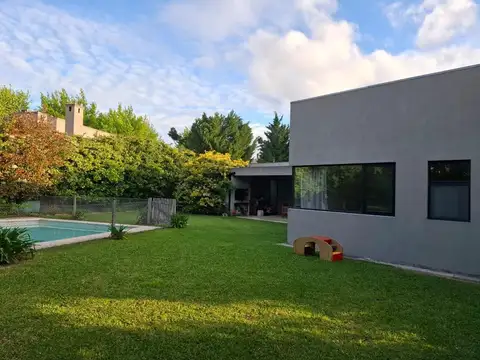 Casa en Alquiler Temporal, 4 Ambientes, en Barrio Haras Santa Maria, Escobar, GBA Norte