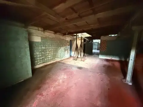 Terreno / galpon a refaccionar 340m2 cub totales