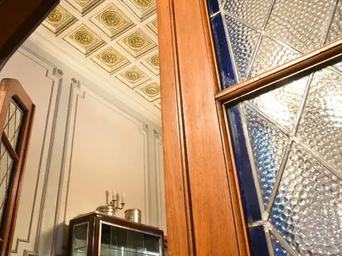 Casa en venta barrio Centro 8 dormitorios pileta jardin 2 plantas luminoso