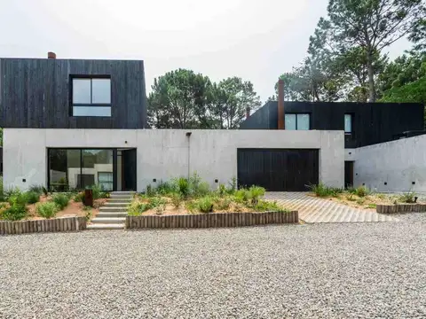 Alquiler Anual  Casa en Punta Ballena 3 dorm