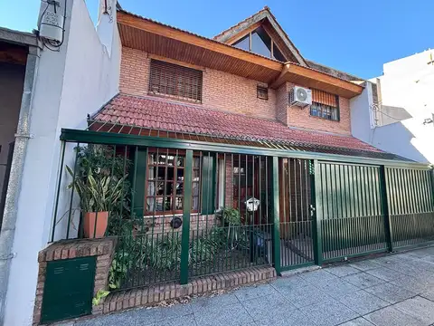 VENTA CASA 4 AMB COGHLAN COCHERA PATIO Y QUINCHO