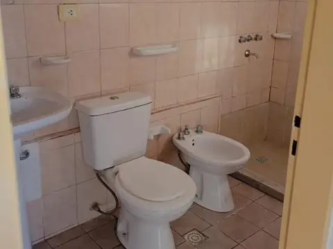 Arturo M Bas 700