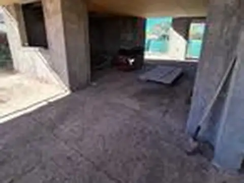 Casa 6 ambientes con 2 baños