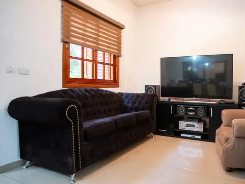 Depto Tipo Casa en Venta con 2 cocheras