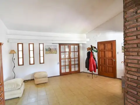 Casa en Venta con 5 cocheras