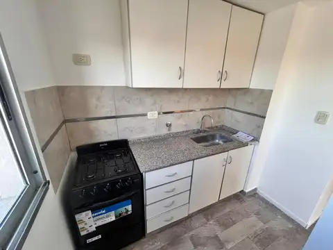 Excelente departamento de 2 amb con cochera