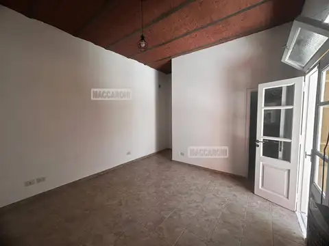 Depto Tipo Casa en Alquiler en Liniers, $ 780.000