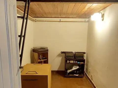 Depto Tipo Casa en Venta 100 años