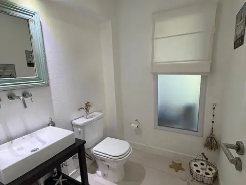 Casa en Venta con 6 cocheras