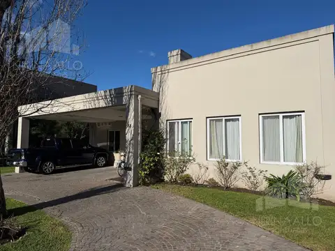 Venta Casa 4 Ambientes Apto Credito en Barrio Altos Del Sol Parque Leloir Ituzaingo Norte
