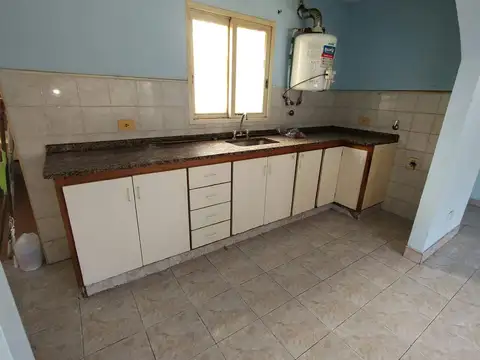 Depto Tipo Casa en Alquiler de 3 ambientes