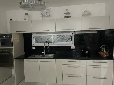 Casa en Venta en Countries y Barrios Cerrados en La Plata, USD 232.000