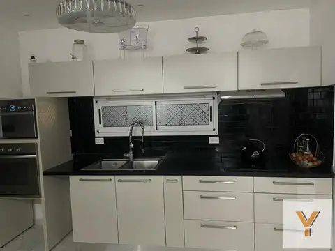 Casa en Venta en Countries y Barrios Cerrados en la Plata, USD 232.000
