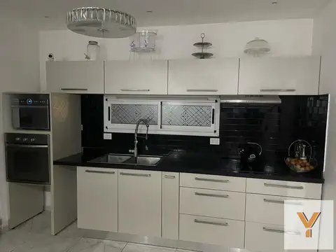 Casa 5 ambientes con 3 baños