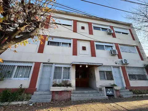 DEPARTAMENTO 2 AMBIENTES EN EXCELENTE UBICACION VILLA BALLESTER CENTRO