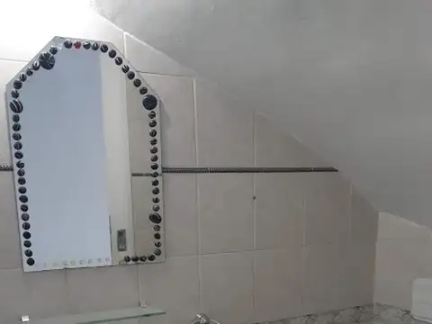 Casa en Alquiler con 1 cochera