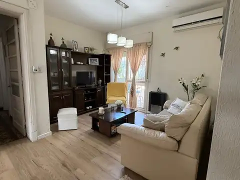Casa 5 ambientes con 1 baño