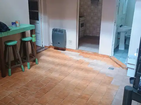 TIPO CASA EN PLANTA BAJA, AL FONDO // CON PATIO // NO PAGA EXPENSAS