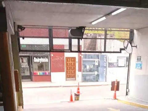 Avenida Valentín Alsina 1600
