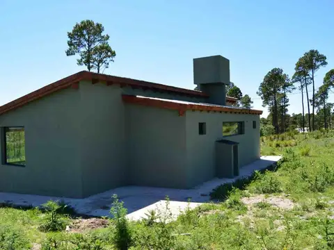 Casa 3 ambientes con 2 baños