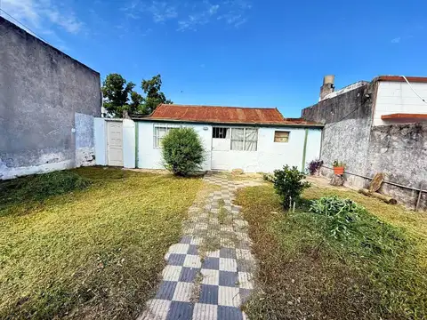 Propiedad en venta próxima al centro, sanatorios, colegios.