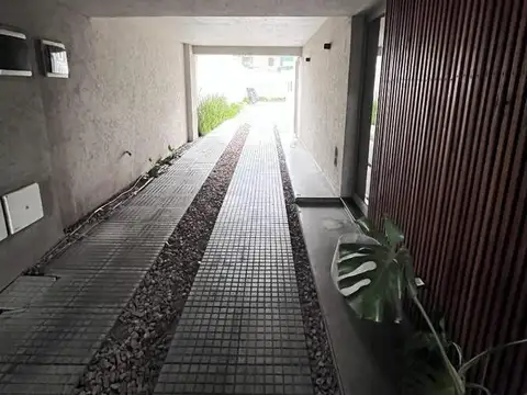 Casa 2 ambientes con 1 baño