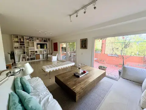 Departamento 4 ambientes + dependencia en Village Las Lomas
