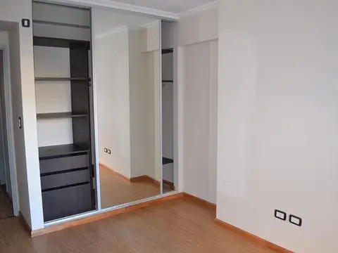 VENTA SEMIPISOS 1 DORMITORIO ZONA RÍO BALCONES-PATIO