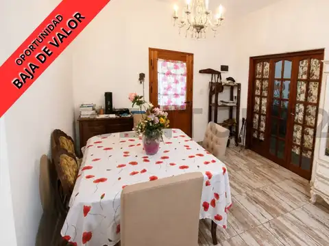 VENTA CASA 4 AMBIENTES, DOBLE PATIO Y GARAGE, EN CASEROS