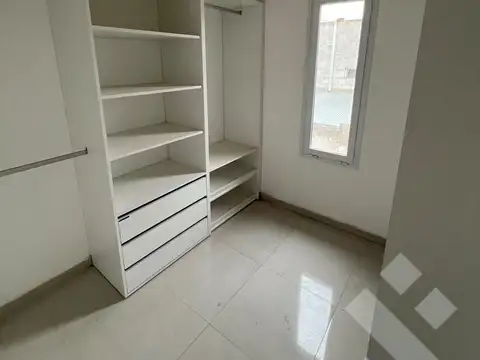 Depto Tipo Casa 4 ambientes con 2 baños
