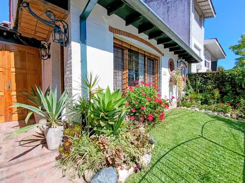 VENTA CASA 4 AMBIENTES DELTA DE TIGRE | A MINUTOS DE LA ESTACIÓN | DE MATERIAL | EXCELENTE ESTADO