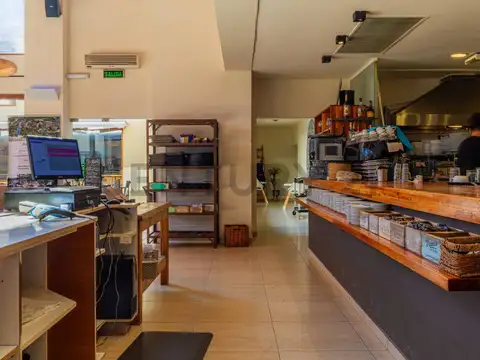 Las Camelias 100, Piso 0